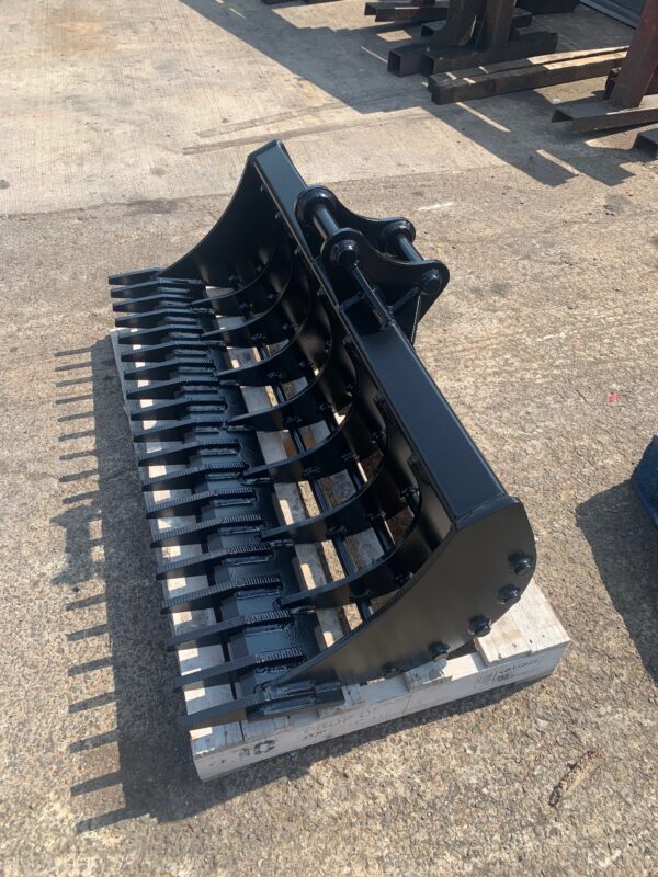 Biddy Hardox tip Rakes/Riddle bucket – Biddy Agricultural Attachments ...